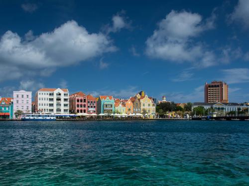 Kleurrijk Curaçao – zon, zee en stijl